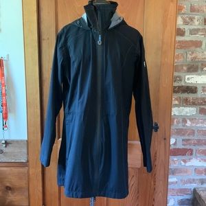 New Kuhl women’s raincoat - size L